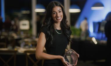 Mandelena Chetty with her Alumni Award