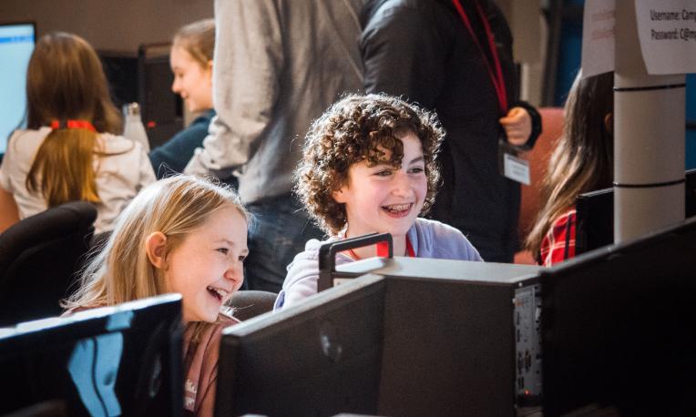 kids using computer