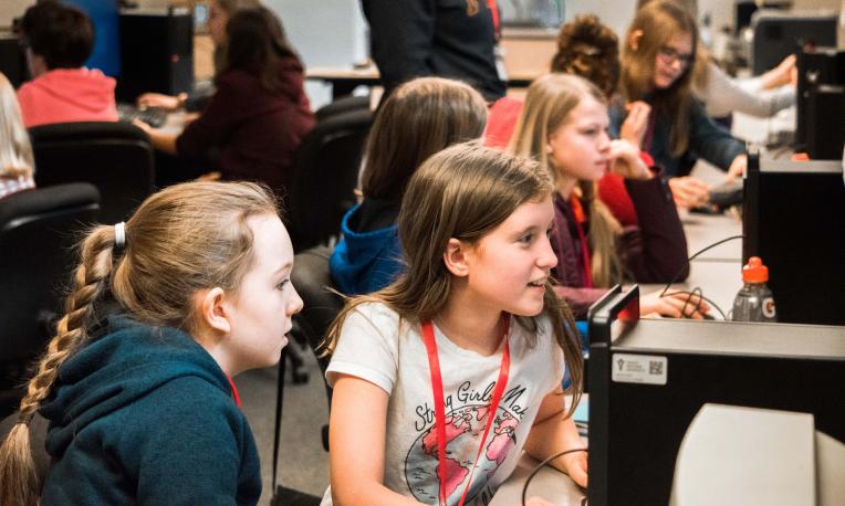 kids using computer