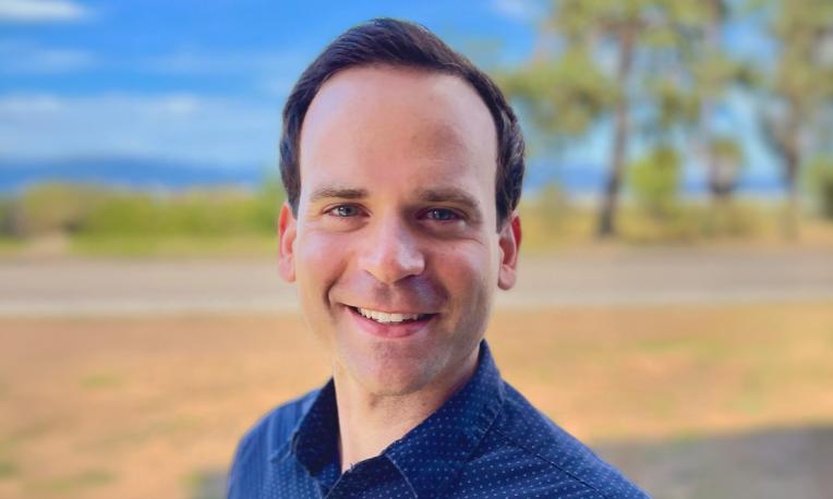 headshot Image of Aaron Ross 