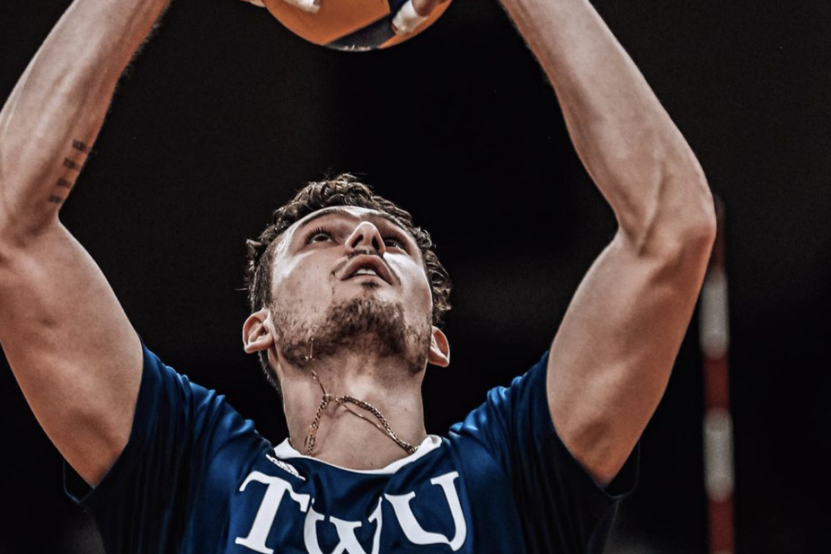 trinity-western-spartans-volleyball-player-derek-epp-named-canada-west