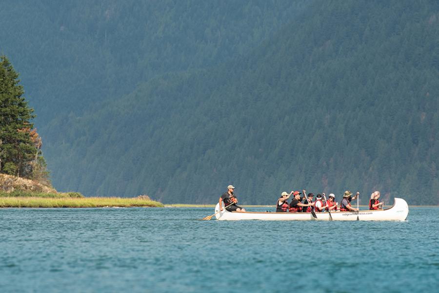 voyageur canoeing