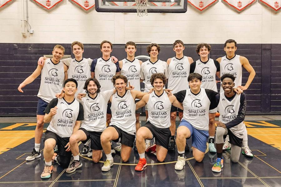 student basketball team group photo