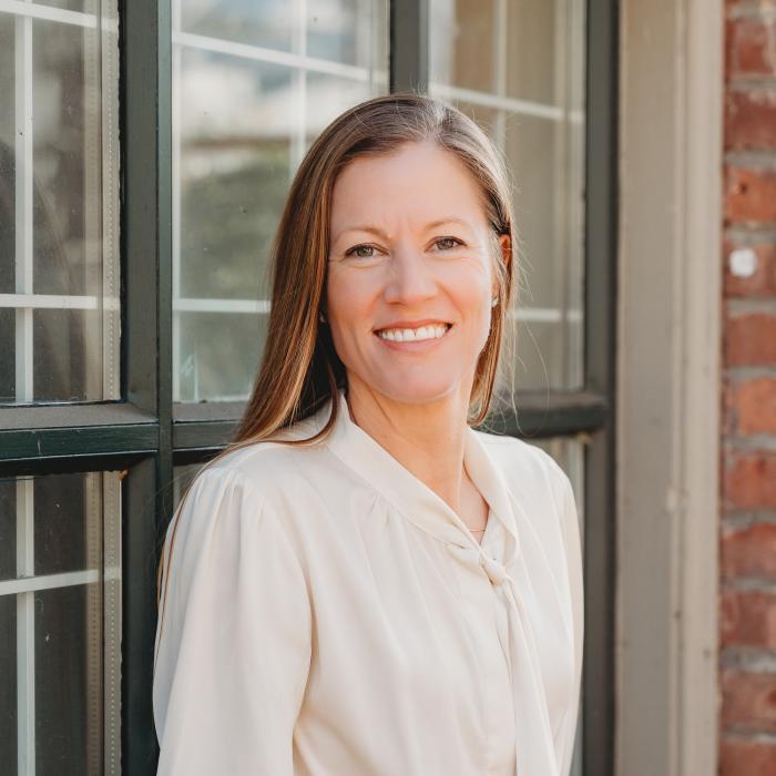 Portrait of Dr. Larissa Rossen