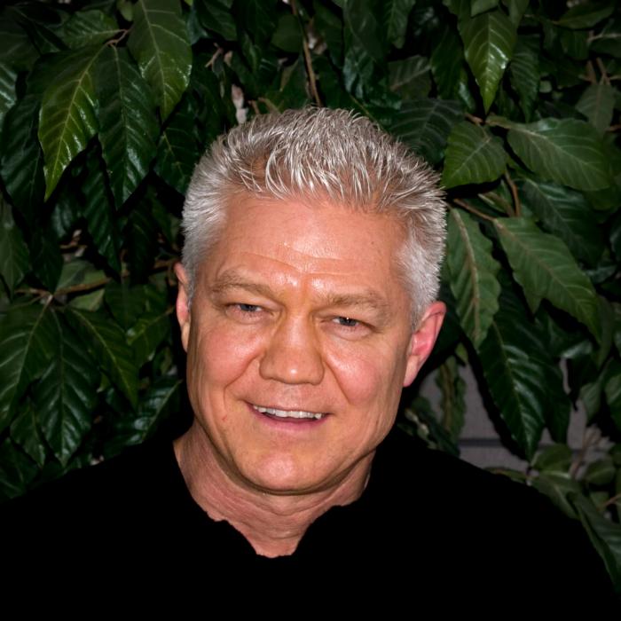 headshot of Dr. Paul Chamberlain
