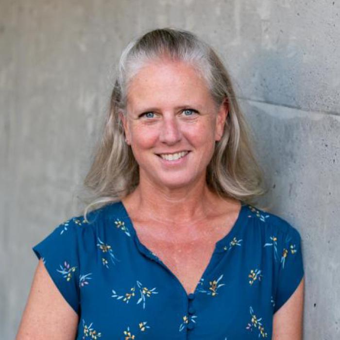 Jennifer Burkholder headshot