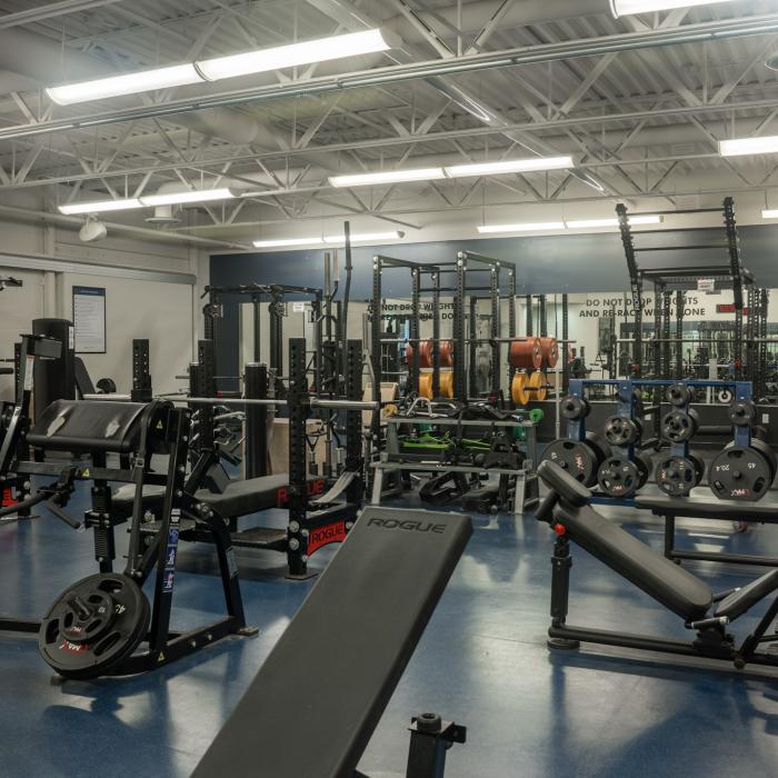 picture of a fitness centre with equipments